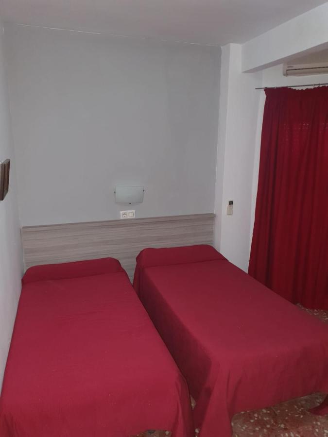 Hostal los Ángeles La Puebla de Cazalla Exterior foto