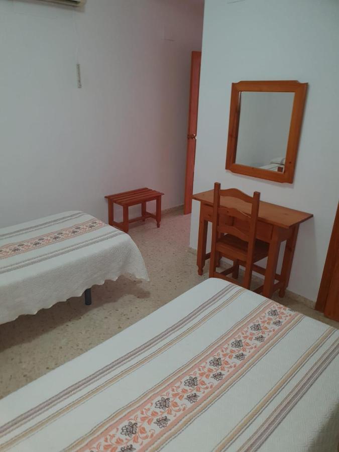 Hostal los Ángeles La Puebla de Cazalla Exterior foto