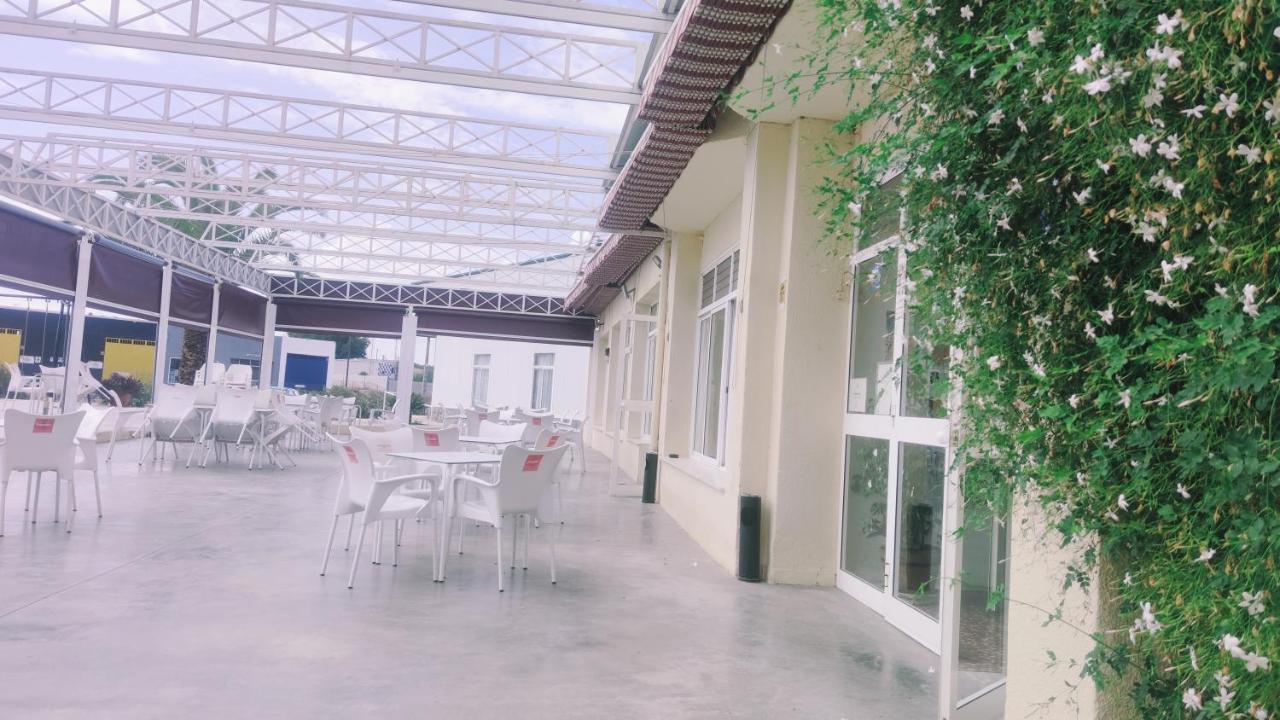 Hostal los Ángeles La Puebla de Cazalla Exterior foto